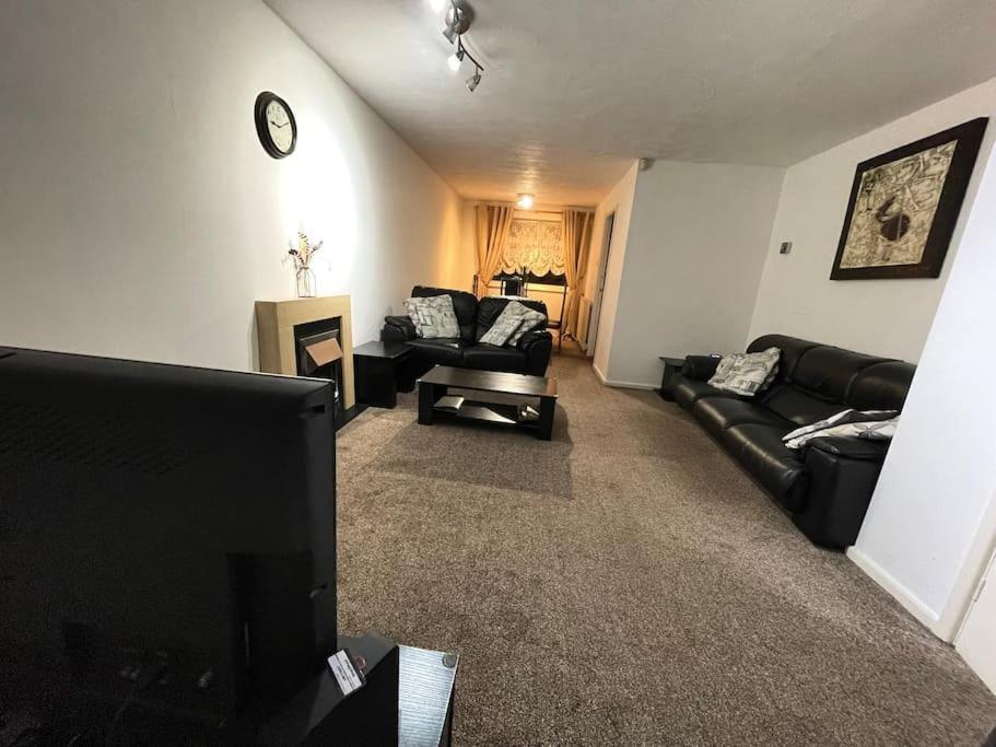 Princess 3 Bedroom House + Offstreet Parking +Wifi 利兹 外观 照片