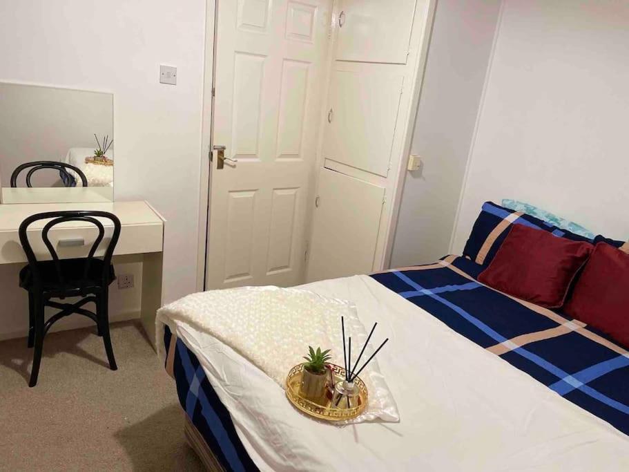 Princess 3 Bedroom House + Offstreet Parking +Wifi 利兹 外观 照片